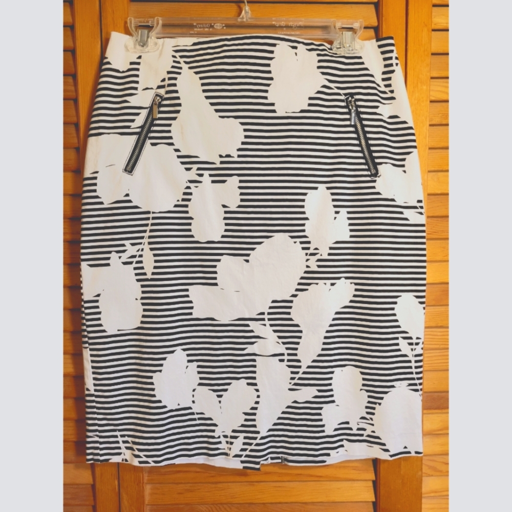 Black and white print skirt.